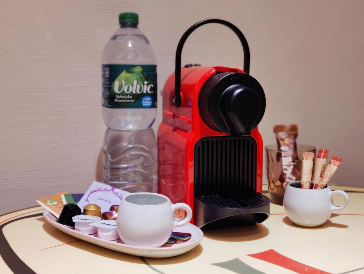 Comfort Suites Koelnmesse: Spacious Rooms with Free Parking & Wi-Fi Exterior photo